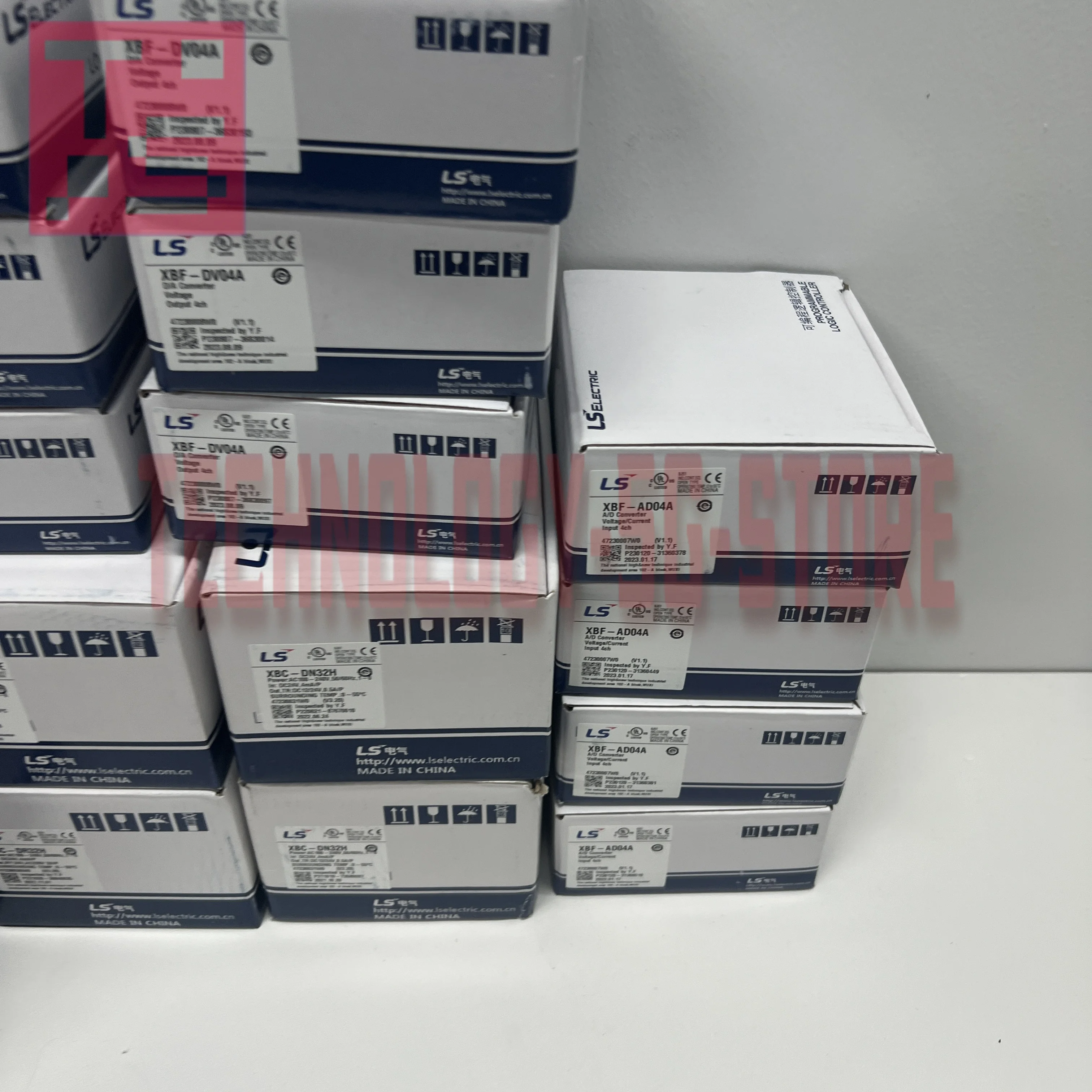 PLC 모듈 XGK-TR4A XGI-CPUH XGI-CPUE 박스 내 새 제품