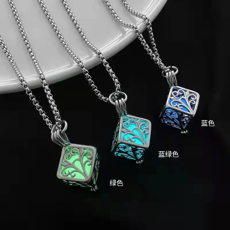 

Luminous Life Tree Night Glow Hollow Titanium Steel Necklace Cosplay Hip Hop Personalized Trendy Festival Accessories