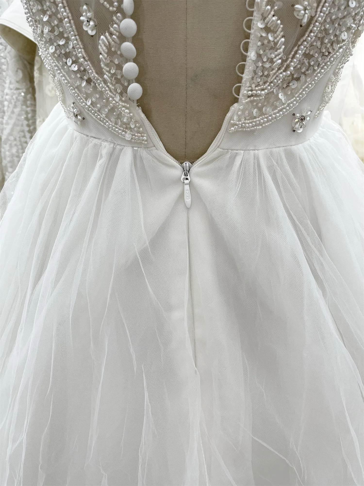 ToBeBridal In Stock Elegant Button Beading Netting robe de soiree