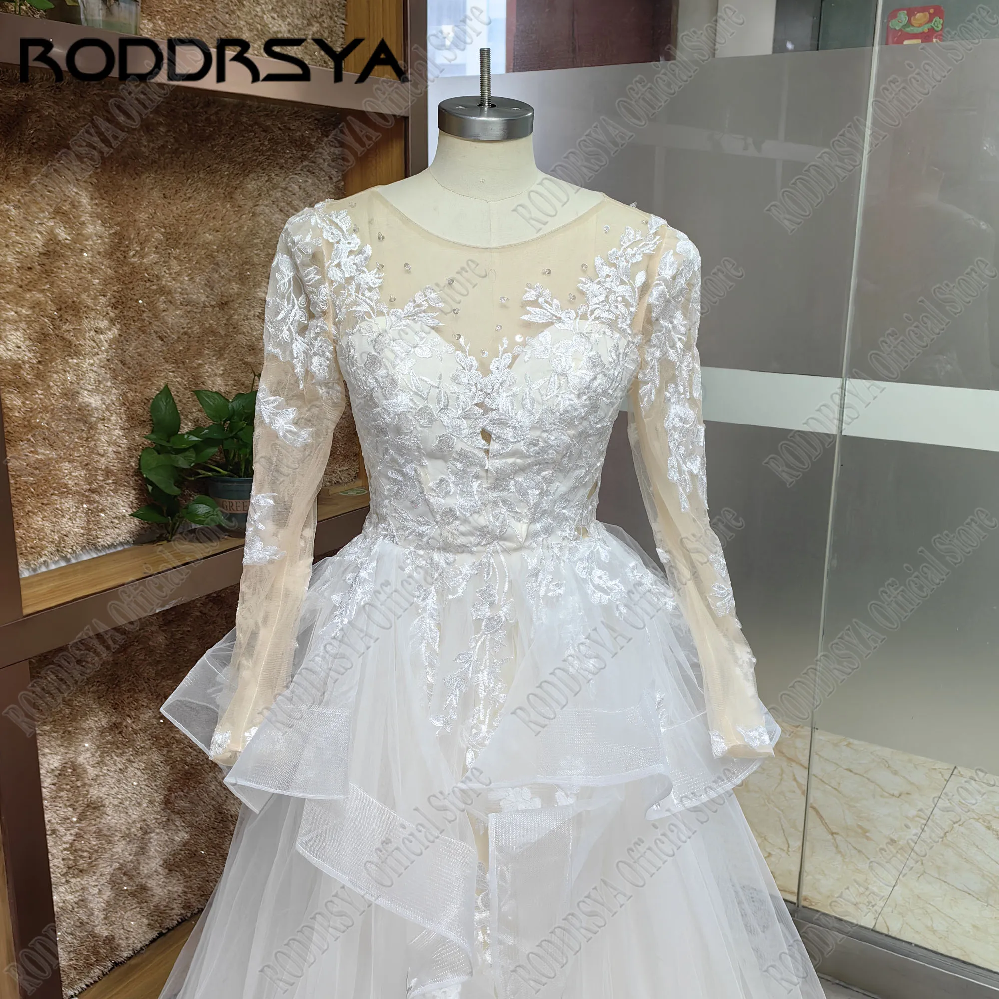 RODDRSYA Charming A-line Wedding Dresses Long Sleeve Tiered Tulle Bride Gowns Applique Lace Scoop vestidos de novia Customized