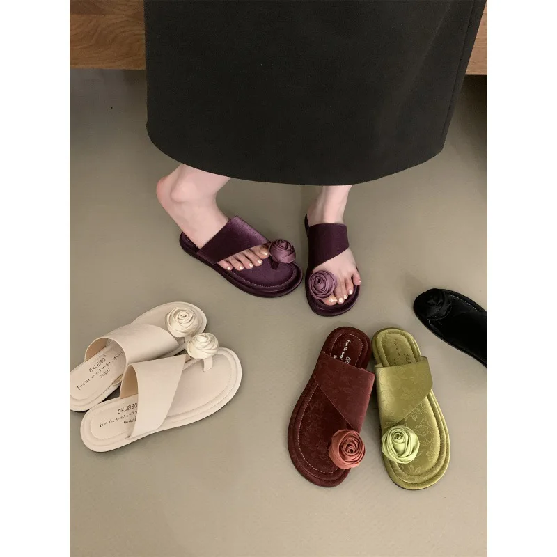 

Шлепанцы женские резиновые, сланцы, низкие Роскошные сандалии, римская цветочная ткань, обувь на каблуке-копытце, из искусственной кожи, Sh, лето 2024