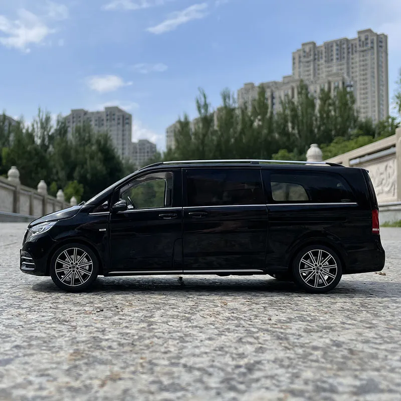 Original V260L V MPV business car 1:18 alloy car model