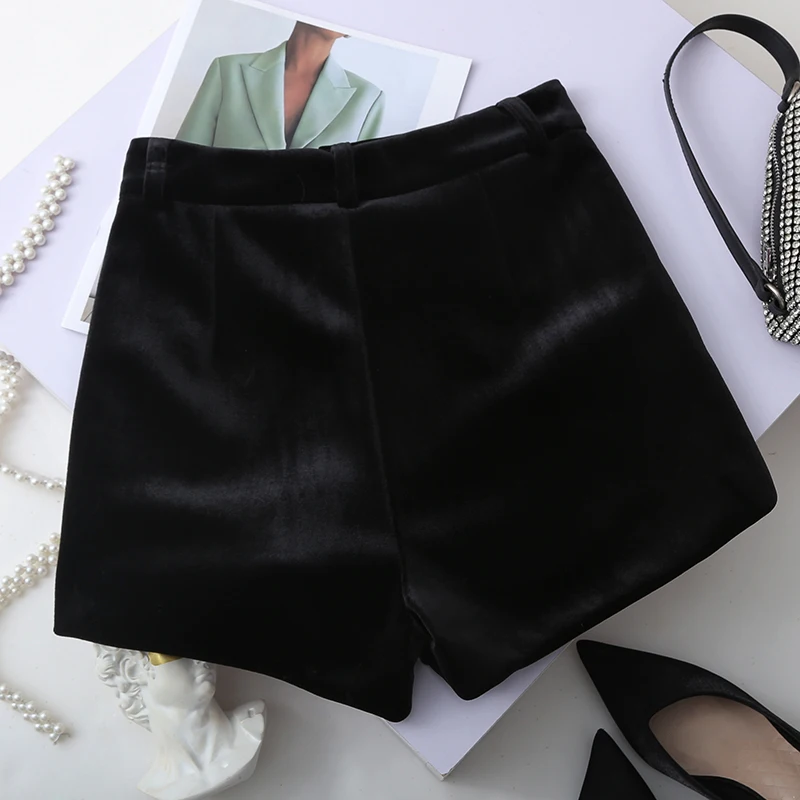Women's Black Pleuche Shorts Outer Wear 2024 Spring Autumn and Winter New Retro High Waisted Short Pants Casual Bootcut Shorts