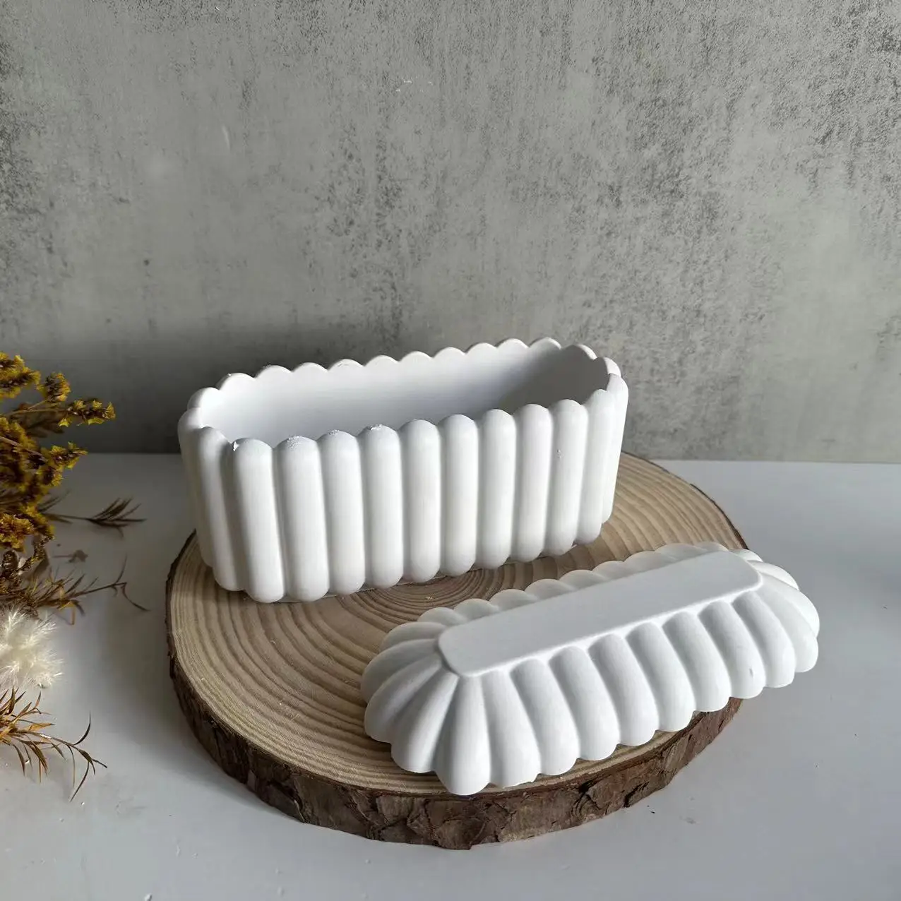

Creative Silicone Molds for Oval Storage Box, Gypsum Molds for Flowerpots, Vertical Striped Patterns with Lid Mould