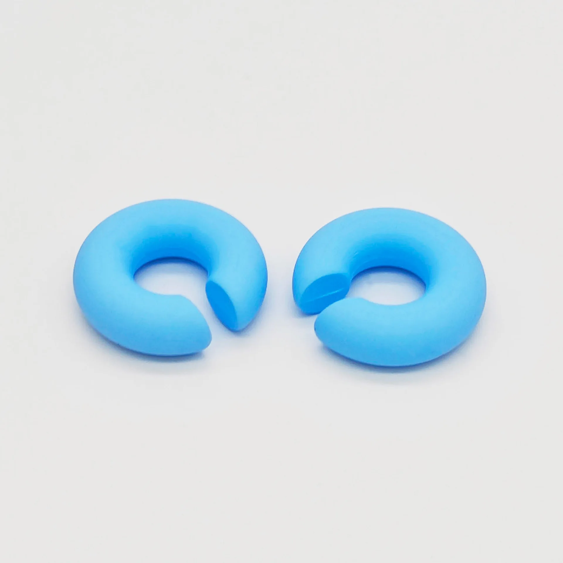 2.5x2.5cm C-shaped earrings in Europe and America, popular candy color, no ear hole, ear bone clip, acrylic ear clip for women 3