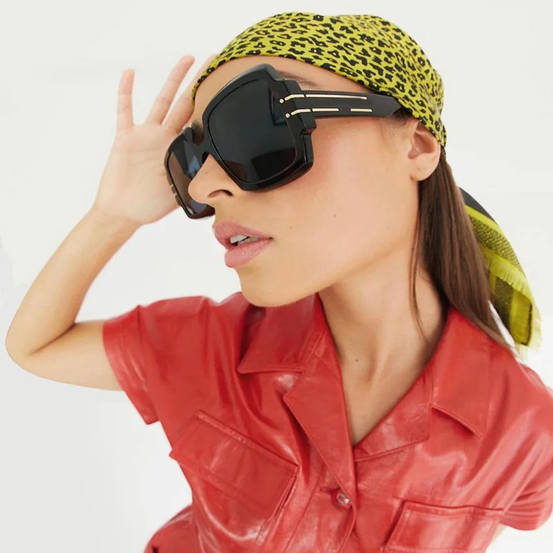 Vintage Oversized Sunglasses For Women Quality Black Gradient_voghion.com
