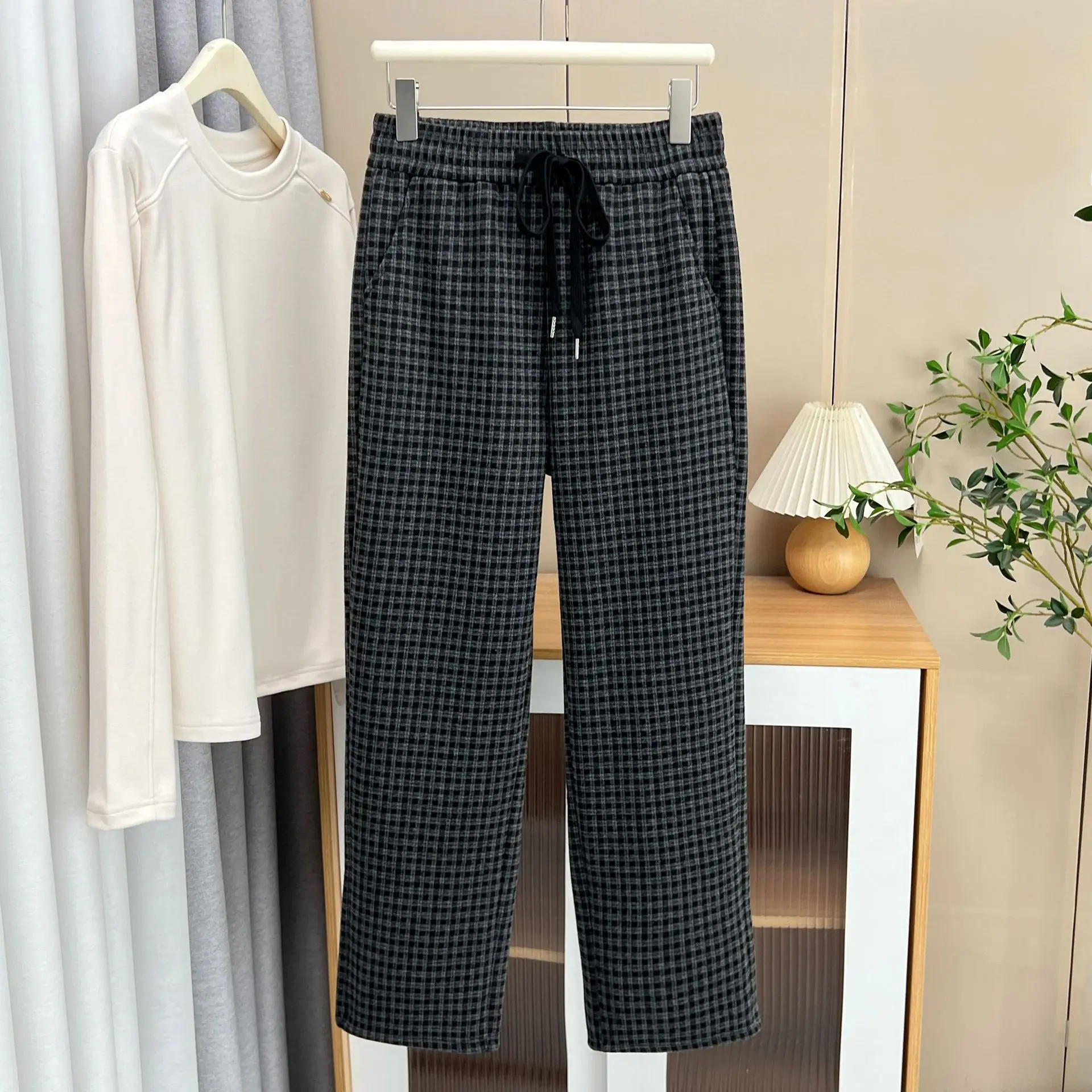 XXXXL Fashion Plus Size Women's Straight Leg Pants 2025 Winter New Style Simple Fleece Warm Retro Plaid Ankle-Length Trousers