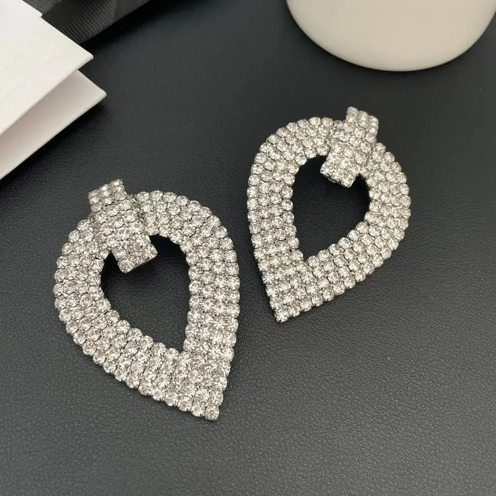 

Earrings Temperament Fashion Light Luxurious Heart Geometric Ear Clip For Women Aretes De Mujer Pendientes Boucle D’Oreille