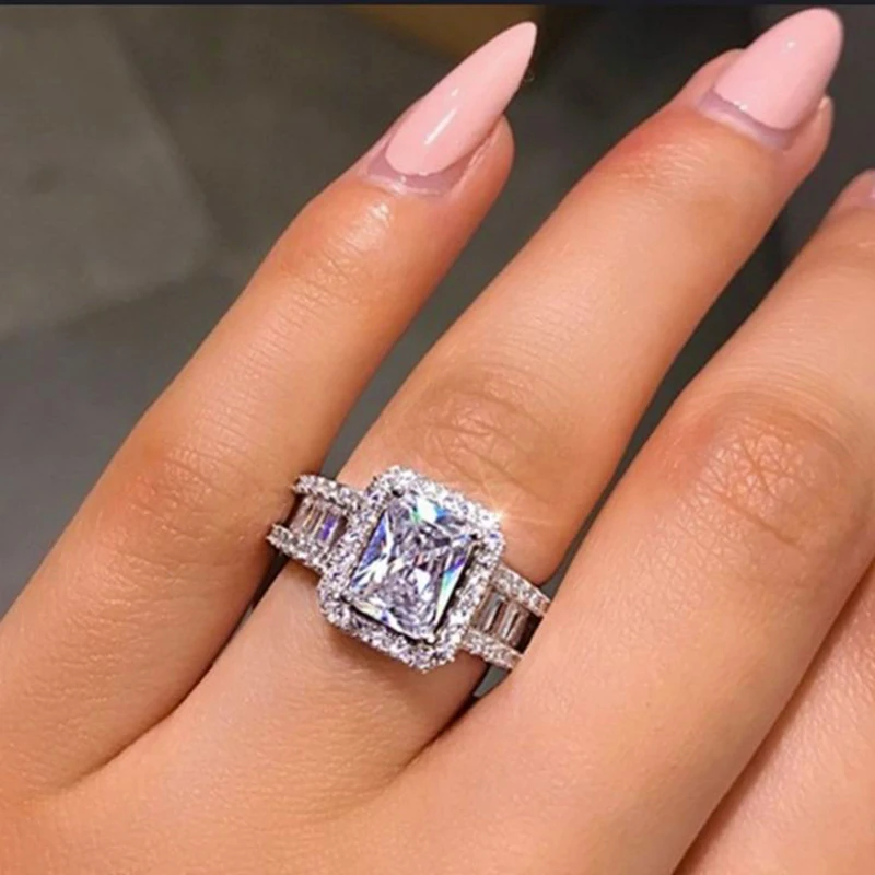 Anillo cuadrado brillante de circonita con diamantes de imitación de Color plateado para mujer, nuevas encantadoras temperamento, regalo de joyería Premium para fiesta de boda para mujer