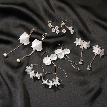 Trendy White Acrylic Flower Drop Earrings For Women Jewelry Tassel Crystal Pendant Earings Korean Fashion Wedding Earrings 2025