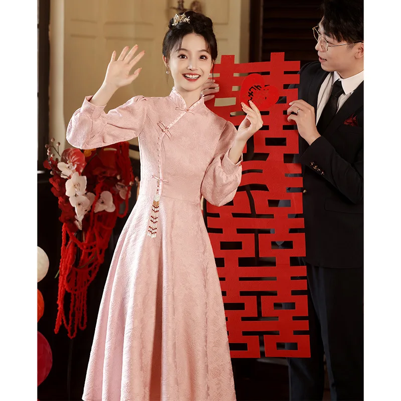 

Pink Long Sleeved Cheongsam Engagement Bride Toasting Clothes New Chinese Traditional Elegant Qipao Banquet Temperament Dress