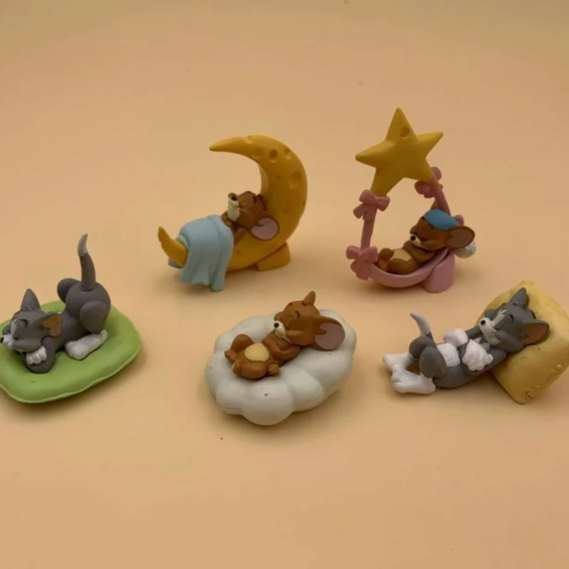 

Disney Anime Figure Toys Action Figures Hand Handling The Cat Mouse Blind Box Twisted Egg Cake Doll Decoration Birthday Present