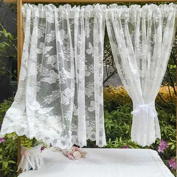 Affascinante design tascabile con asta per tenda trasparente floreale in pizzo bianco, facile da appendere, perfetto per le piccole finestre, le porte dell'armadio da cucina 1