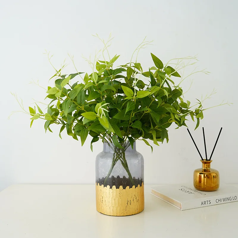 

Украшения из искусственных цветов