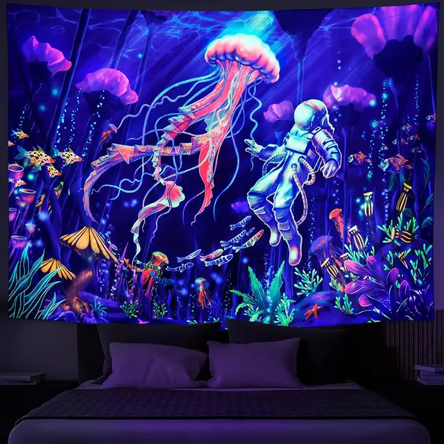  Toziofoy Mushroom Tapestry for Beedroom - Black Light UV  Reactive Mushroom Tapestries - Colorful Hippie Psychedelic Tapestry for  Aesthetic Room Blacklight Decor 60X50 Inches : Home & Kitchen