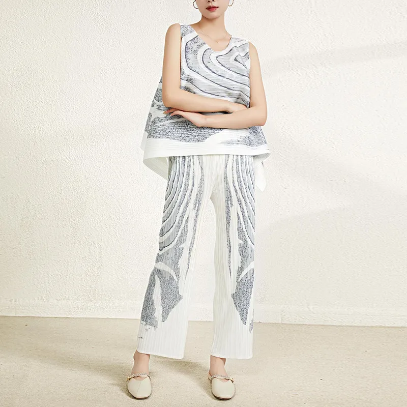 

Pant Suits For Women 45-75kg Summer New Printed Miyake Pleated 2PCS Set Loose Sleeveless T-Shirt + Ankle-Length Pants