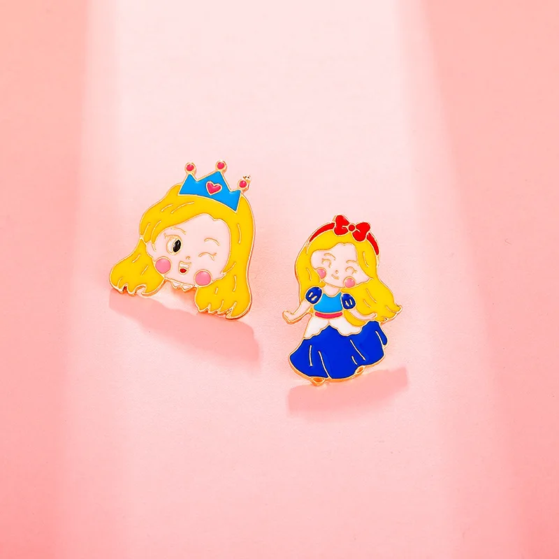 

Disney Anime Snow White Mermaid Alloy Brooch Creative Cartoon Badge Personality Girl Shirt Collar Clothing Decor Accessories