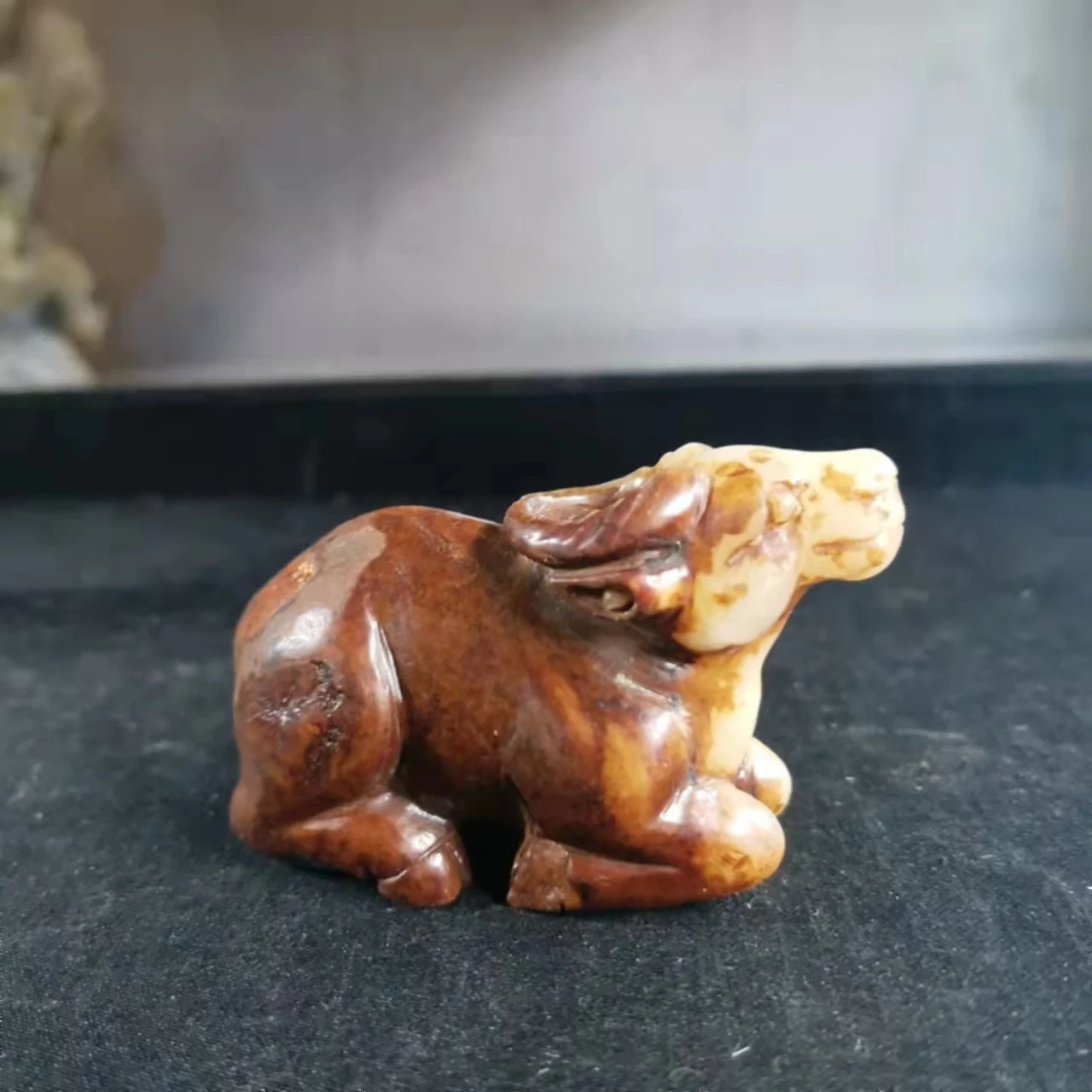 

1Pcs/Lot Imitation Antique Ancient Jade Hetian jade white jade dragon son Pi Xiu Rui beast animal cow pattern ornament Beautiful