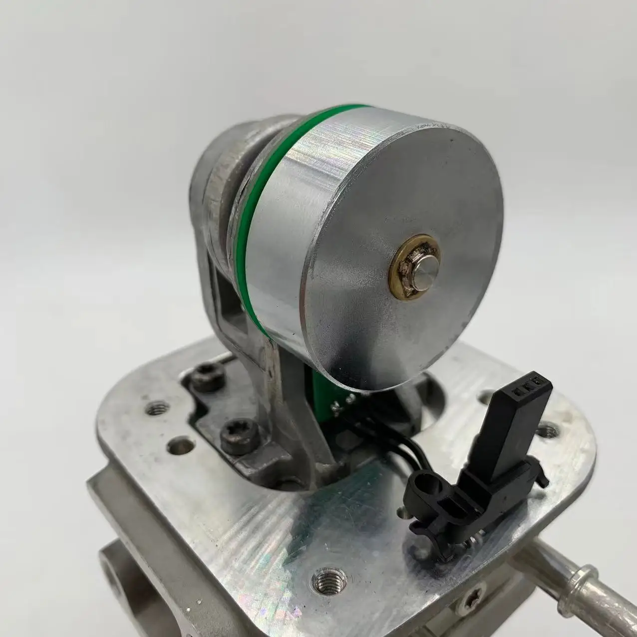 Urea pump motor 351256 1927081 1979873 suitable for trucks such as Scania MAN Benz DAF 2655852 A0001407878 A0001407678