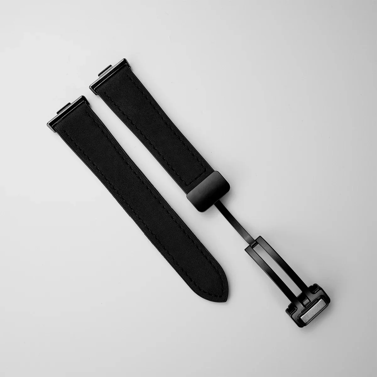 Magnetic Leather Silicone Strap for Smartwatch - Elegant and Durable Wristband Bracelet