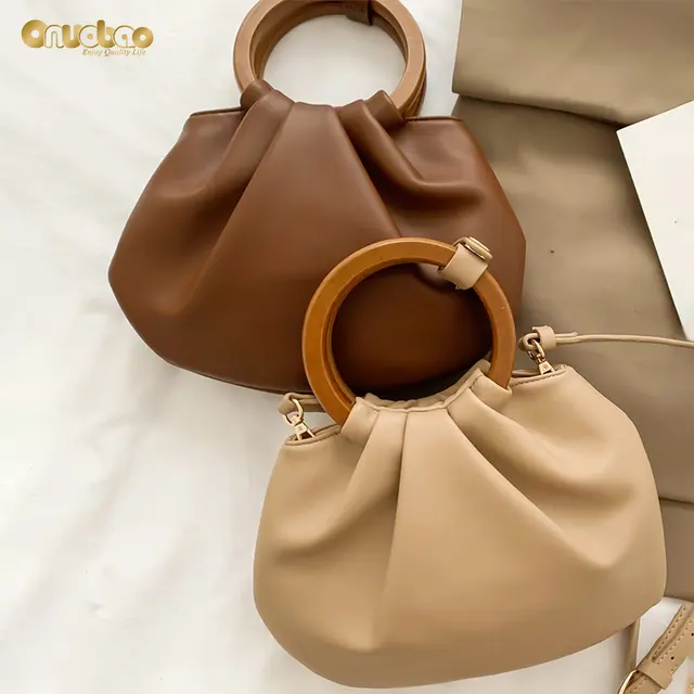 Fashion Cloud Bag: Wooden Handle Tote