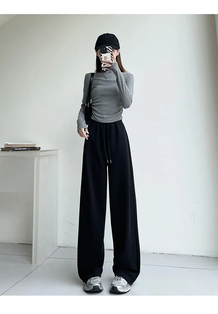 Black-[fleece-lined] pocket