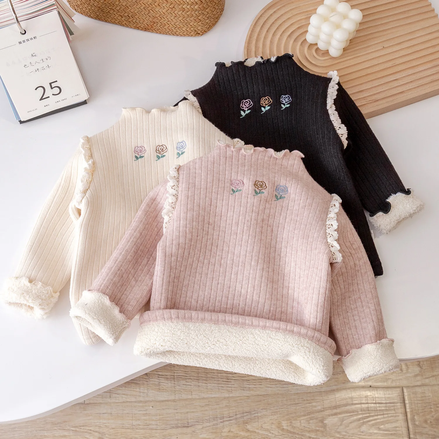 

Girls Pullover Sweaters Autumn Winter Children Thick Velvet Sweatshirts For Baby 1 To 6 Years Kids Warm Sweater Knitted Clothes