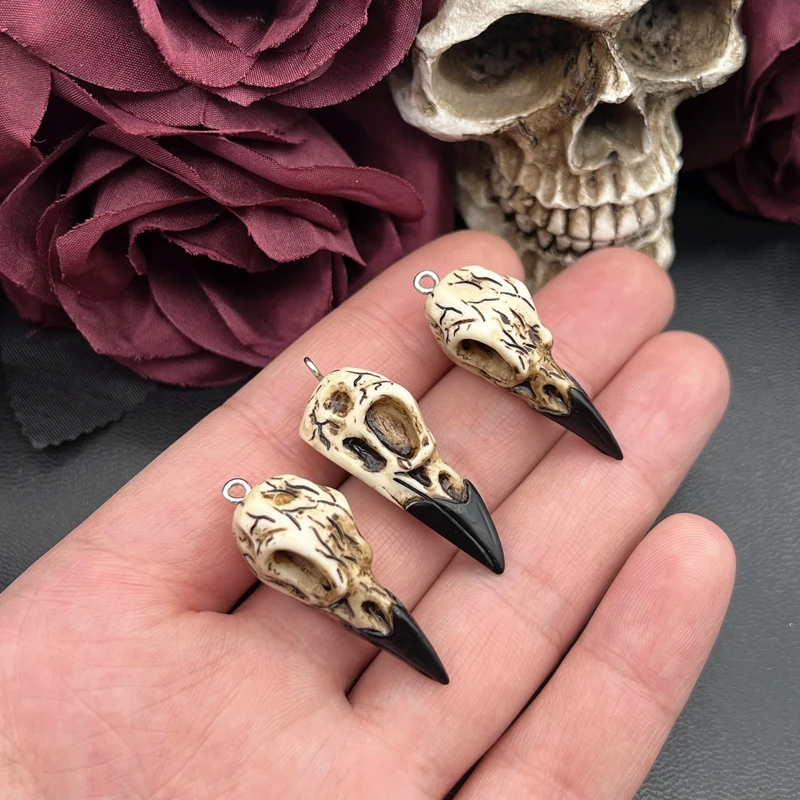 4pcs 34*14mm 3D Raven Skull Charms Magpie Skull Resin Replica Pendant Designer Charms Fit Jewelry Making DIY Jewelry Findings