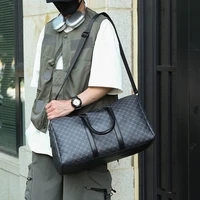 Feriales Herren-Reisetasche in Schwarz – Business-Gepäck mit XXL-Kapazität – Klassische Handtasche & Umhängetasche mit Allover-Print 1