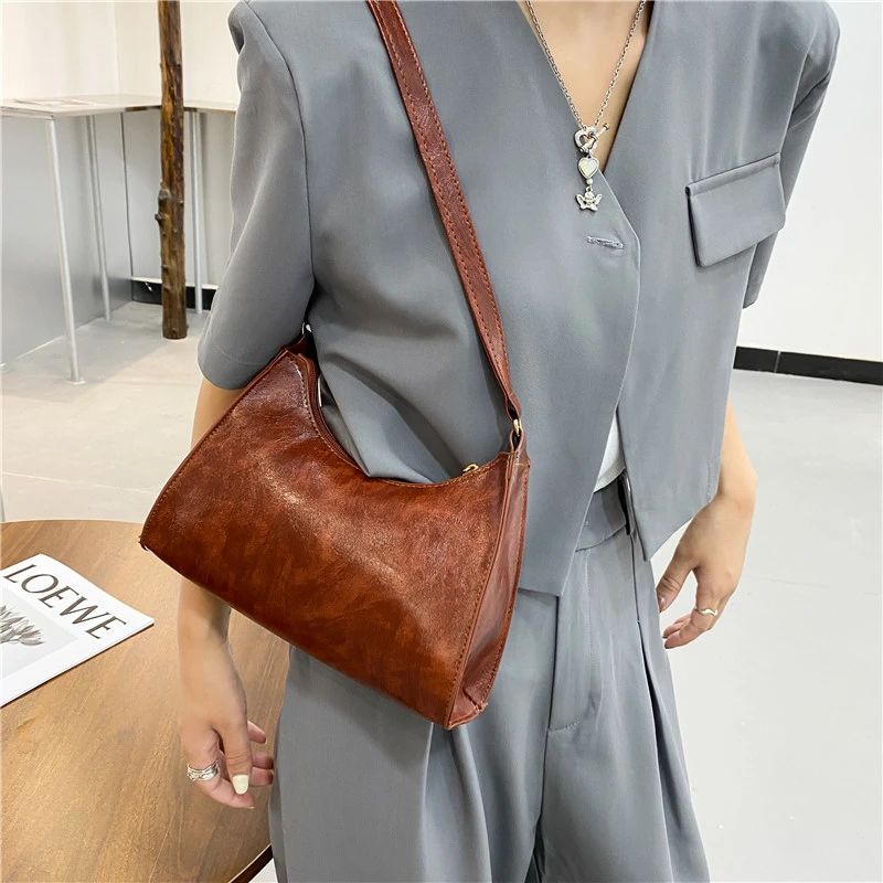 baguette shoulder bag