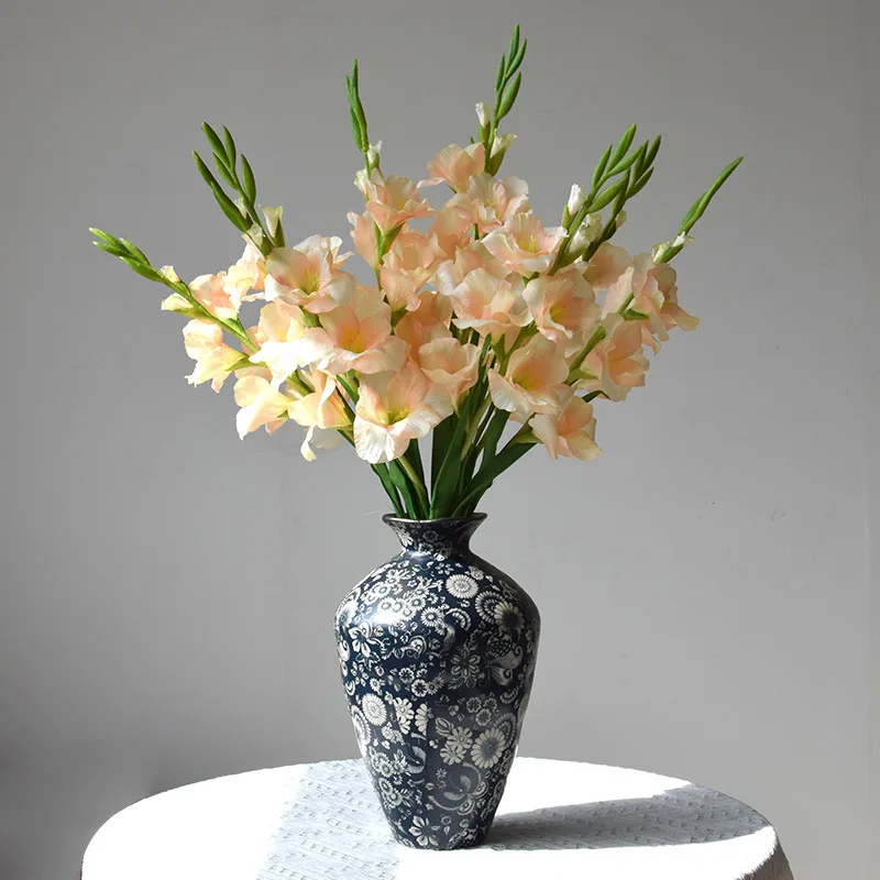 4 Stück Künstliche Blumen Seiden-Gladiolen in Lila Hotel-Dekoration Kunstblumen Simulation 7-Köpfiger Clivia-Zweig Heim-Dekoration