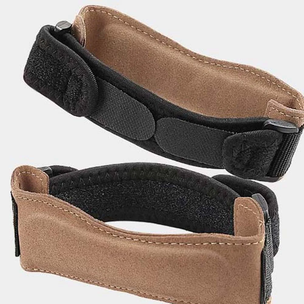 Détail de la sangle en cuir superfibre et du renfort ABS sur la ceinture de genou patella marron