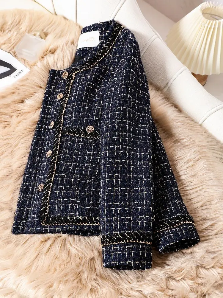 Рисунок 4 - Женская твидовая куртка на пуговицах