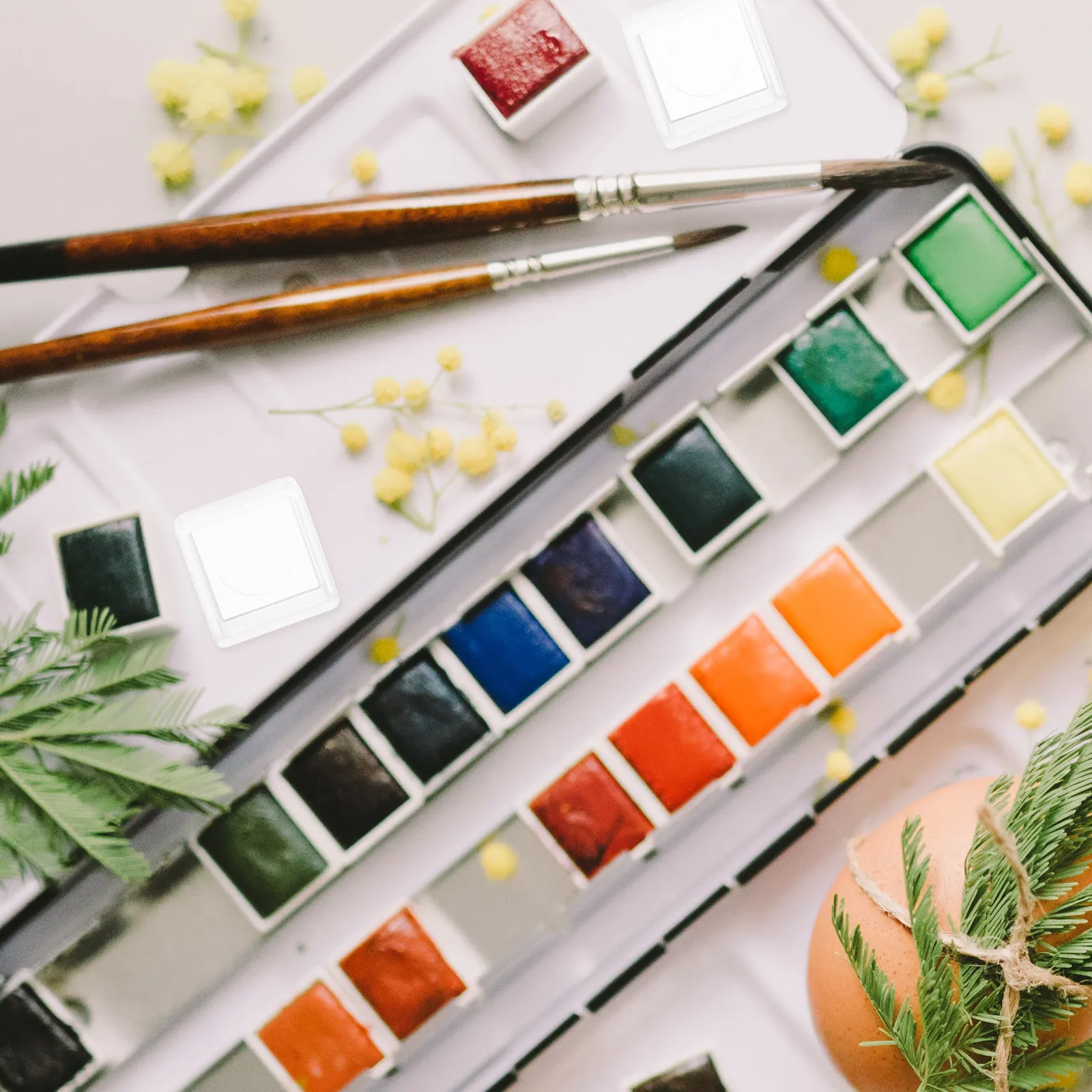 25Pcs 플라스틱 빈 수채화 하프 팬 세트 DIY 그림 그리기 용품 전문 학생 경량 휴대용