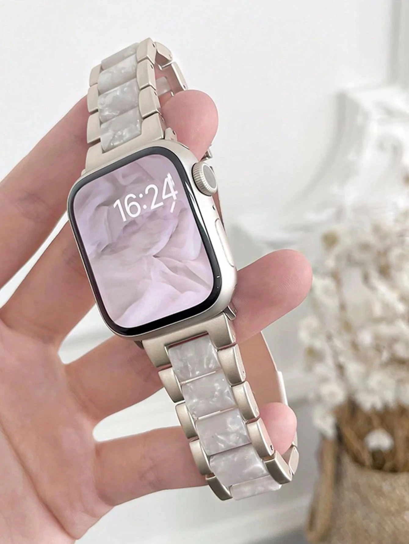 รูปสินค้า สายนาฬิกาเรซิ่นสีเงิน-ทอง สวยหรู ใส่กับ Apple Watch ได้ทุกรุ่น