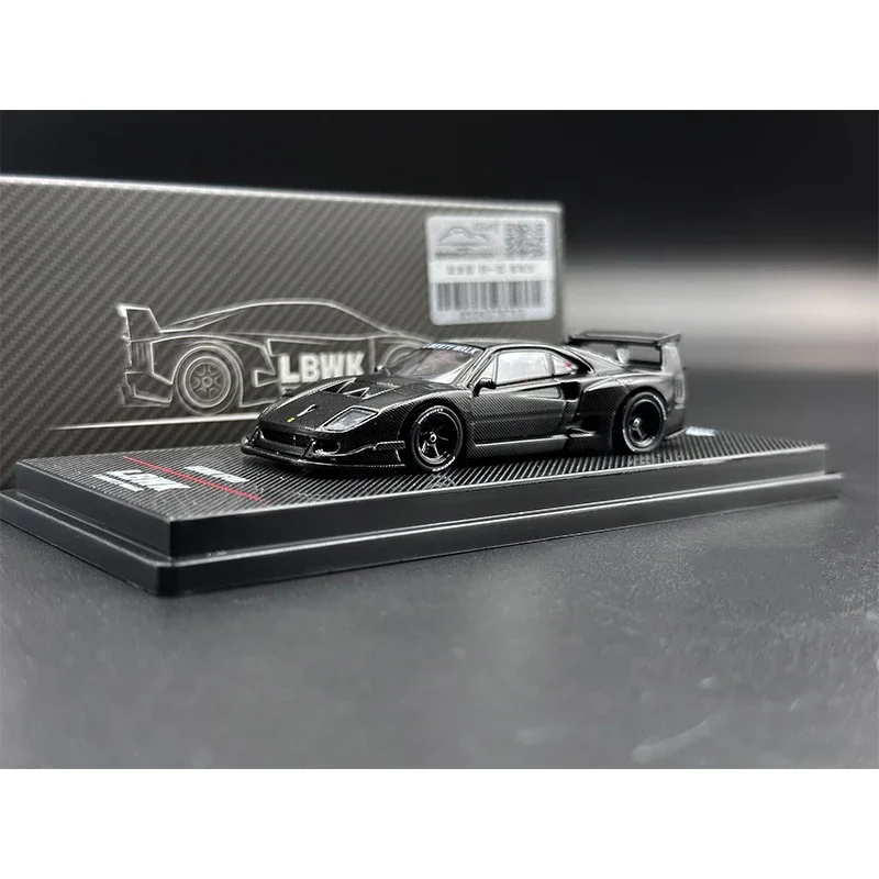 

В наличии INNO 1:64 LBWK F40 модель автомобиля из углеродного сплава