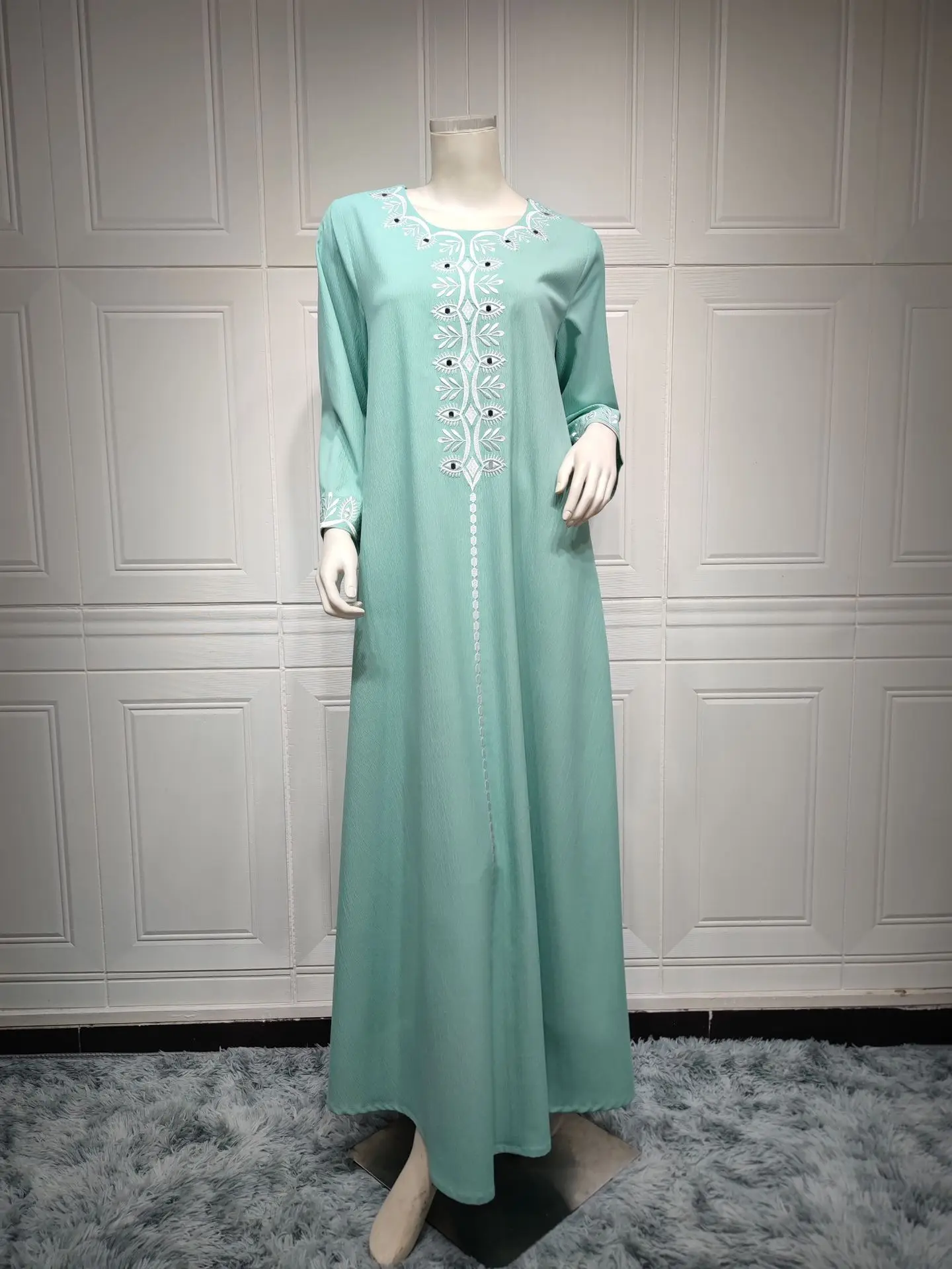 AB250 Muslim Women's Middle Eastern Arab Fashion Robe Jalabiya with Exquisite Floral Embroidery  Dress for Women