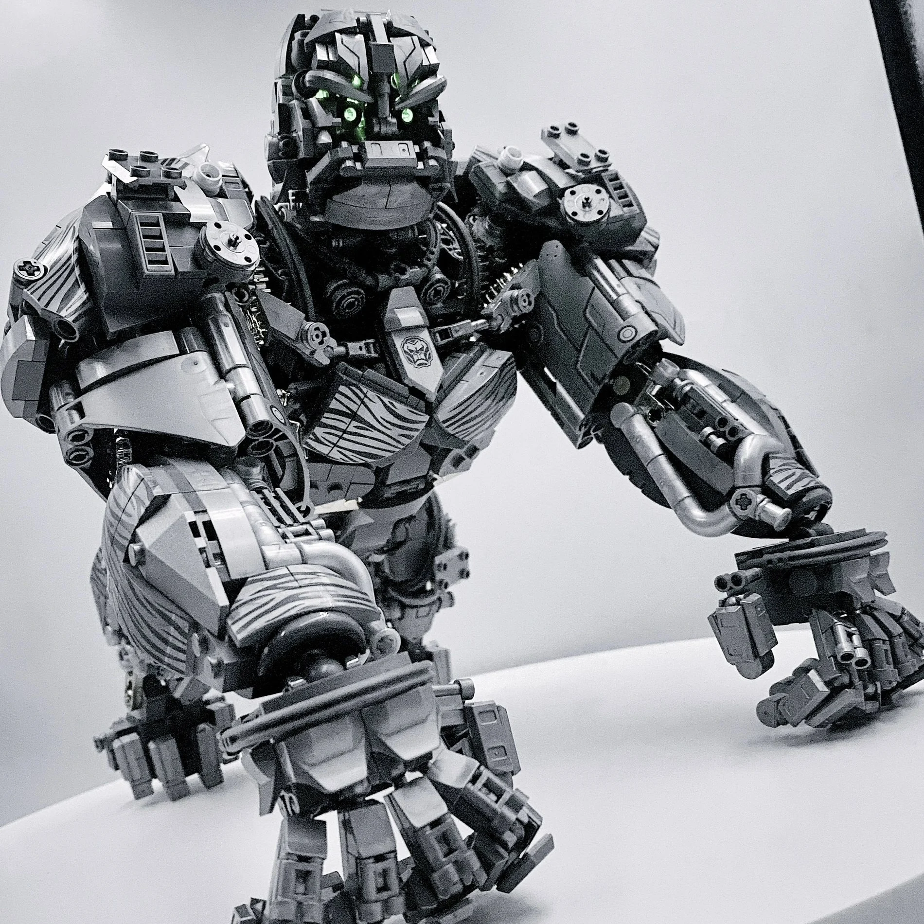 

2400PCS Deformation Beast Primal Robot MOC Building Sets Bricks Toys Giant Ape Mecha Transform Blocks Christmas Gifts Kids Boys