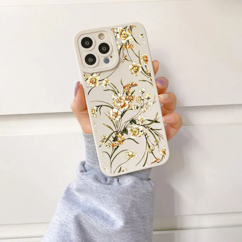 thumbnail image 1 of Retro Spring Bloom Flowers Phone Case For iPhone 11 7 8 Plus SE 2020 14Plus 12 13 Pro Max X XR XS Soft Silicone Back Cover Funda, 1 of 5