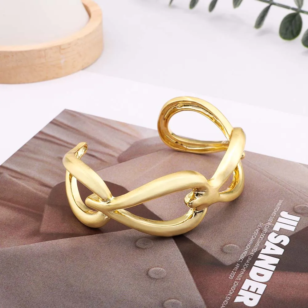 

2024 Popular American Women's Irregular Shape and Line Design Bracelets Daily Accessories Wedding Christmas Party Gifts