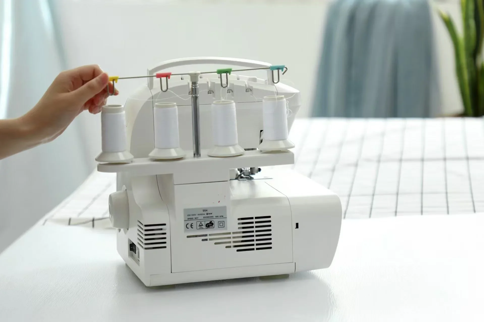 Multifunctional Household Electric Domestic Overlock Sewing Machine Flat-Bed Multiple Feed Automatic Lock Overlock Leather