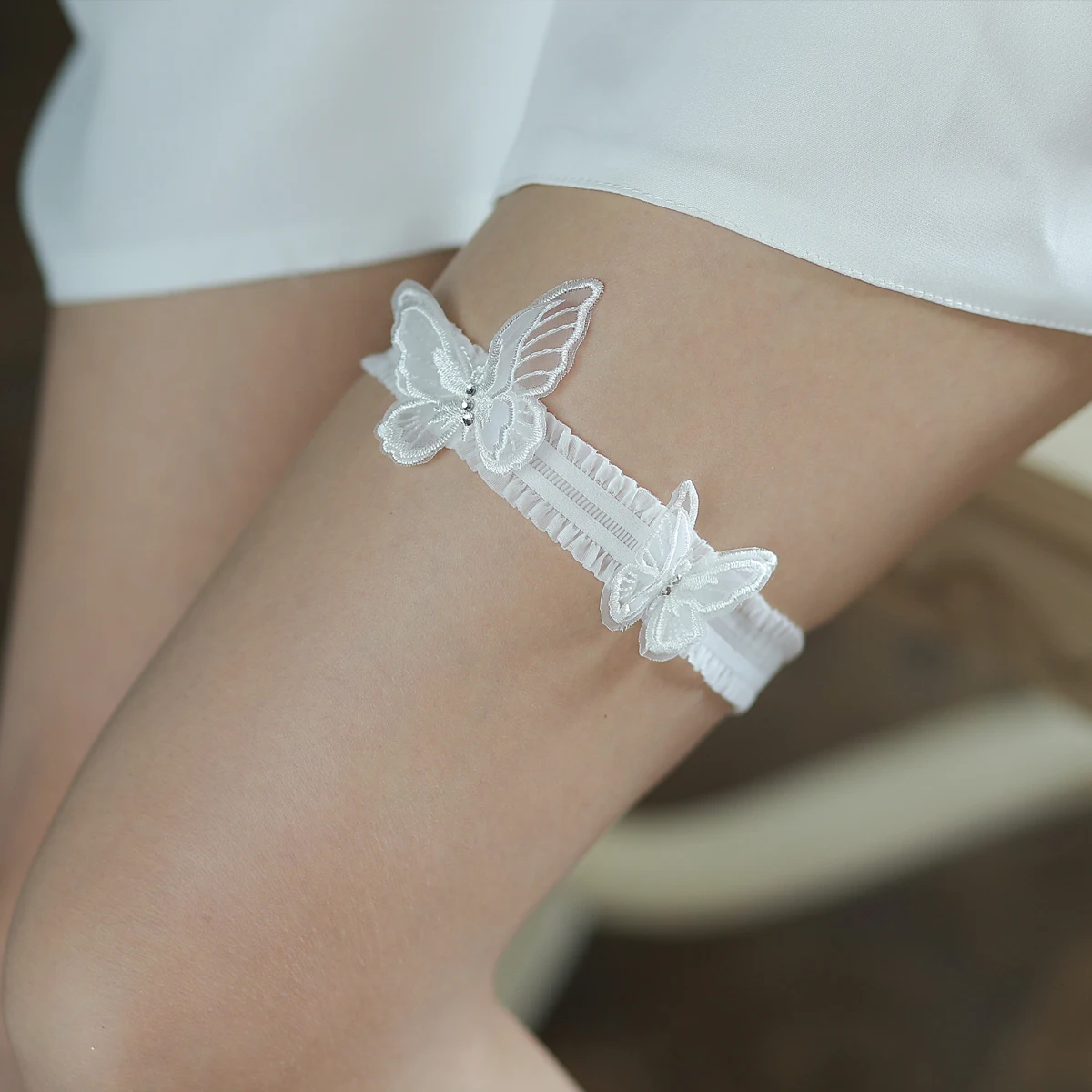 우아한 웨딩 신부 가터 프릴 가장자리 탄성 밴드, 크리스탈 구슬 나비 신부 들러리 다리 반지 여성 선물 LR033
