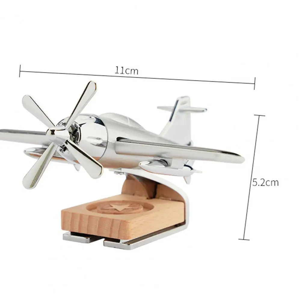 �ż��� ���� û���� ���׸��� �Ʒθ� �׶��� ��ǻ��, ���� ���� ���� ���ӵǴ� �¾� ������ ����� �� �ڵ��� �׼�����