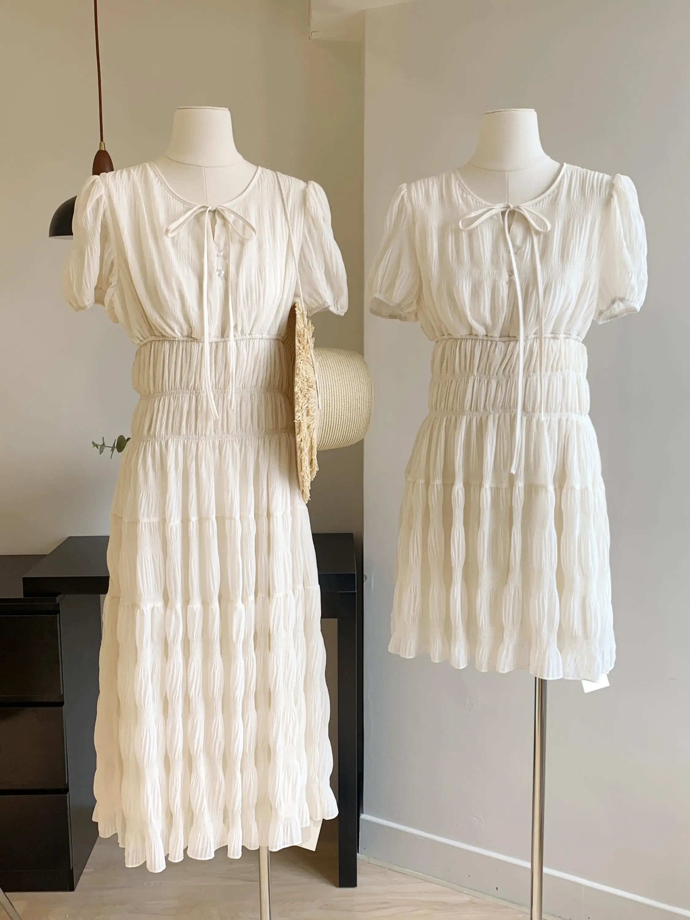 

Women's Summer Chiffon Short Sleeve Pleated Dress Lady Chic Solid Color O Neck Lace Collar A Line Long Dress