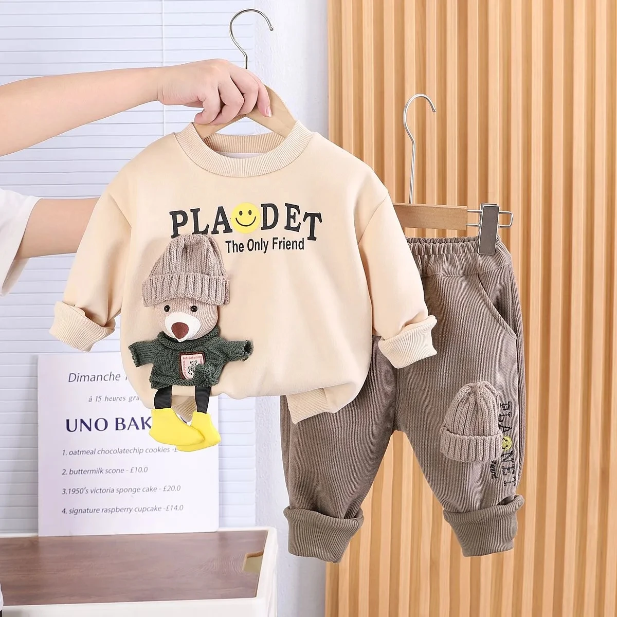 

Boys' Baby Autumn/Winter Plush Set New Children's Fashionable Boys' Winter Wear Korean Edition Sweater Pants Two Piece Set