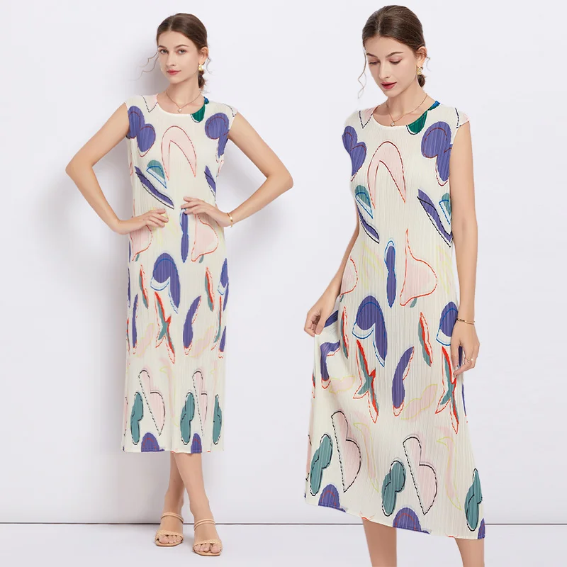 

Платье летнее Плиссированное с круглым вырезом, без рукавов