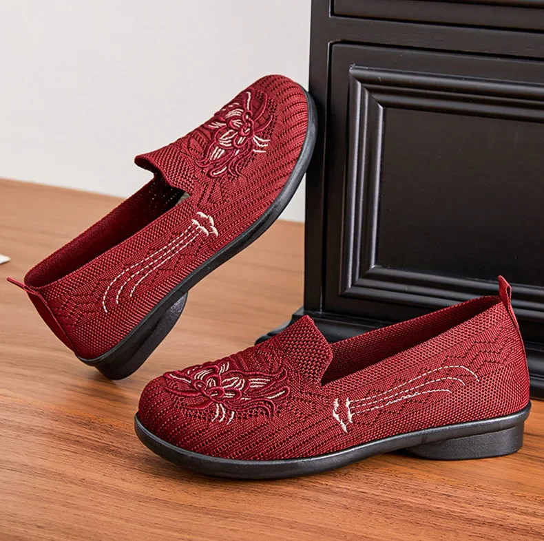 Chinese embroidery loafers women's shoes breathable mesh mom shoes traditional Chinese spring casual comfortable and lightweight