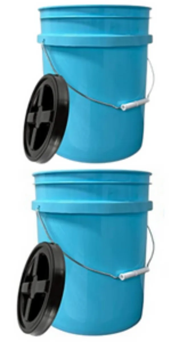 5 gallon plastic bucket container with gamma screw on lid