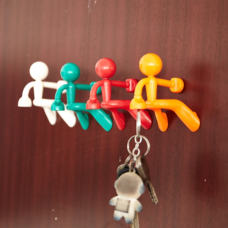 

Creative Climb Wall Person Magnet Adsorption Keychain Refrigerator Door Keyring Hot Sale