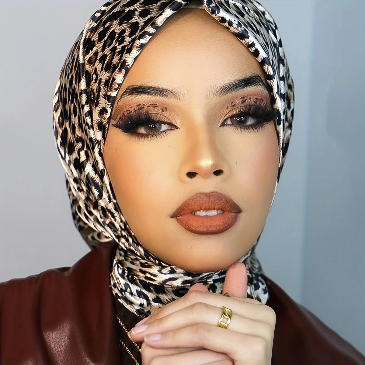 Popular Shawls Europe And America Fashion Bandannas Wild leopard print Sunscreen 90X90CM Bandanna Luxury Square Silk Scarves 3